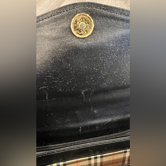 Preloved black Burberry crossbody bag - Picture 5 of 7